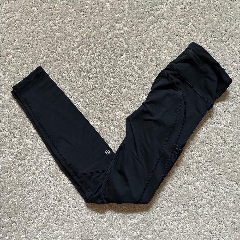 Lululemon black leggings with pockets